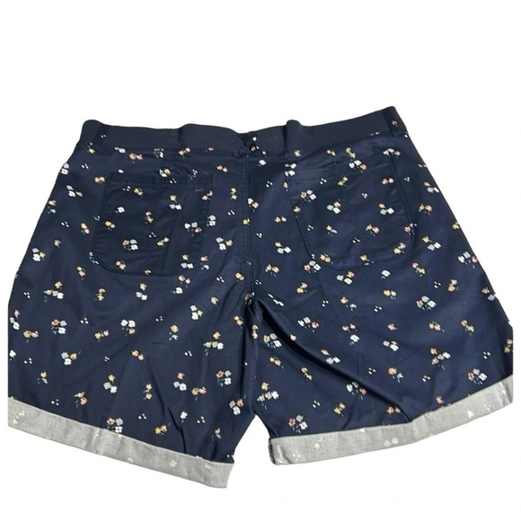 Floral comfy shorts,sz 16 W, blue,elastic stretchy waist,pockets,casual,coastal - Picture 4 of 16